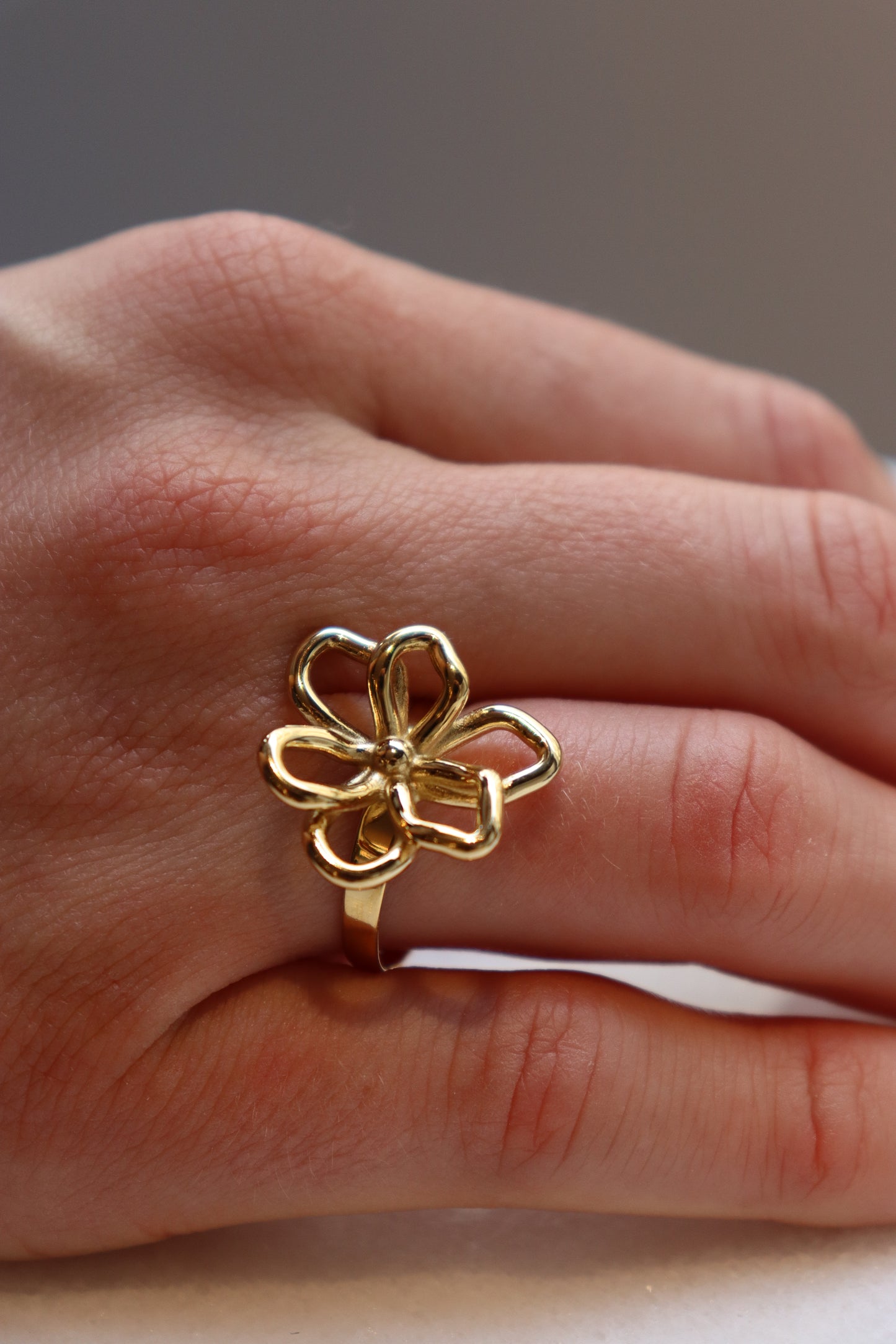 FLOWER SILHOUETTE RING