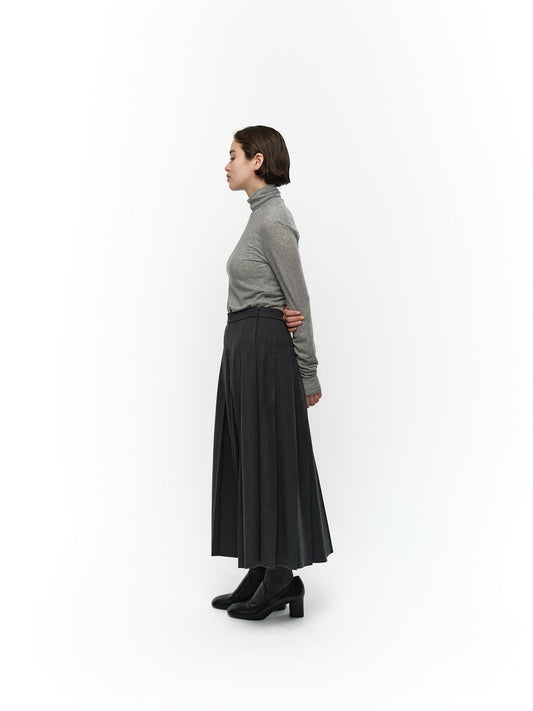 CLASSIC PLEATED SKIRT