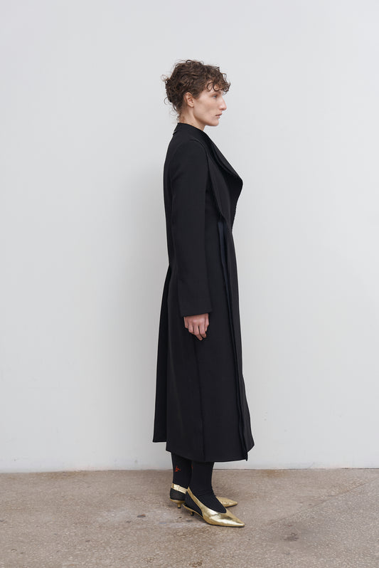 SCULPTED ASYMMETRIC WOOL COAT