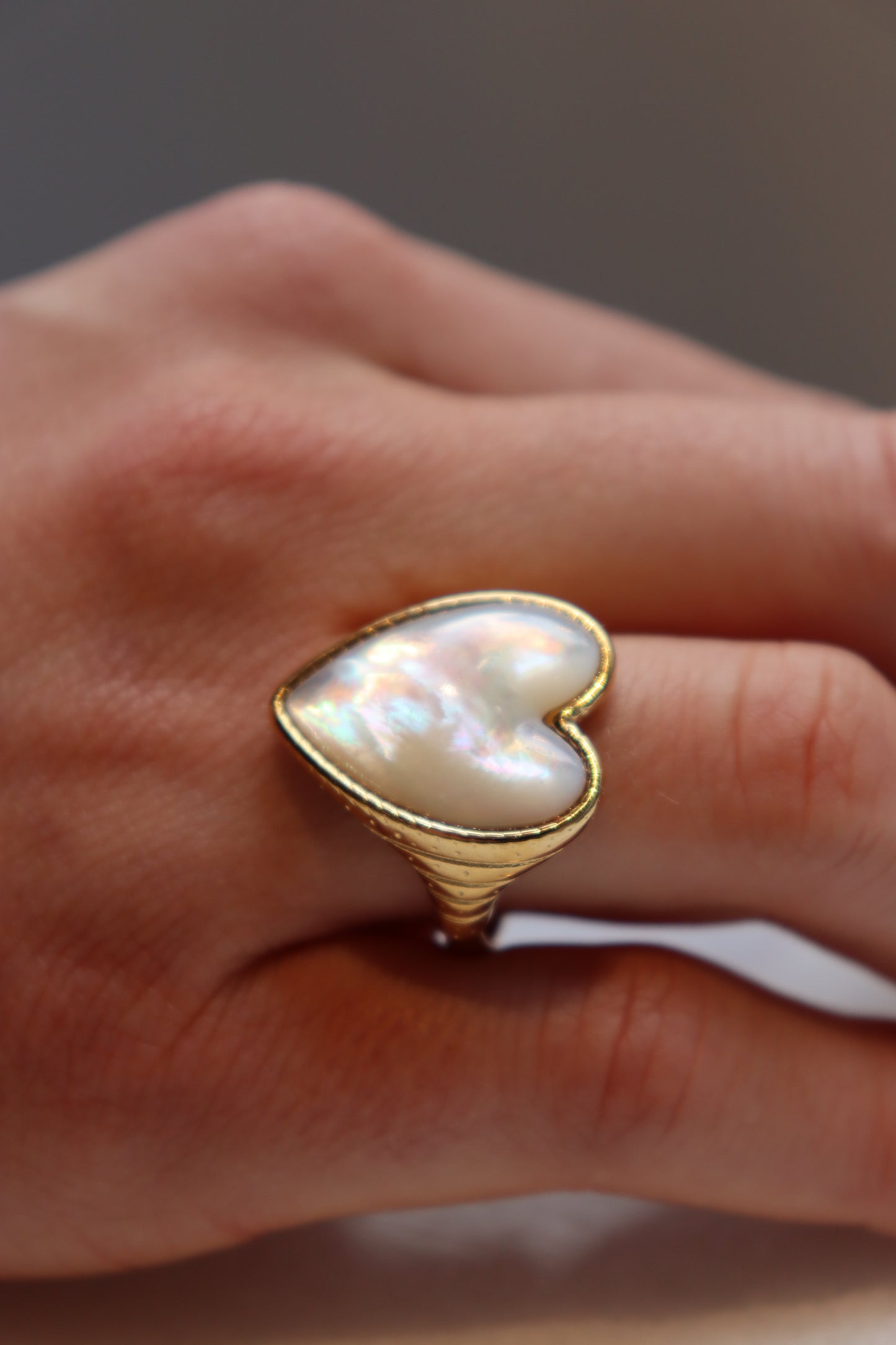WHITE HEART RING