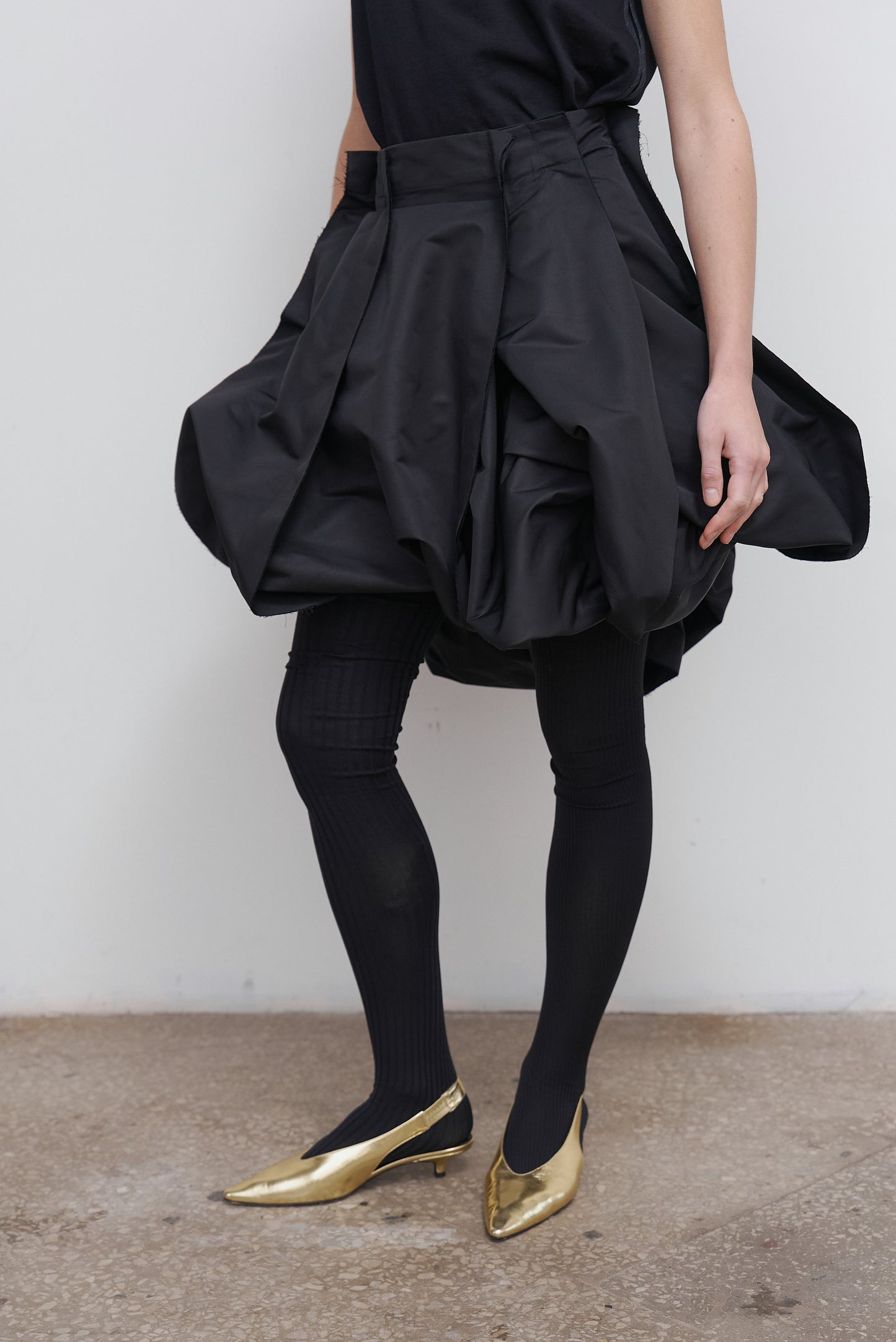 RUFFLED MIDI SKIRT
