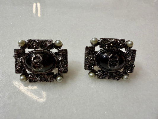 CHANEL - EAR CLIPS - VINTAGE