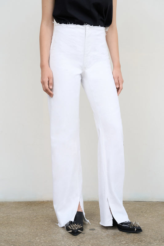 HIGH-RISE SPLIT HEM JEANS