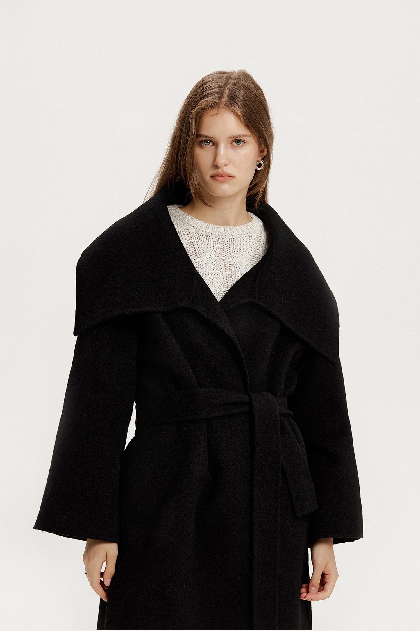 DIANA OVERSHAWLHANDMADE COAT BLACK