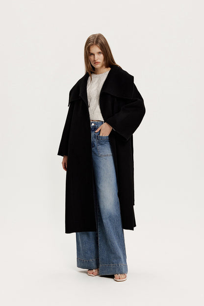 DIANA OVERSHAWLHANDMADE COAT BLACK