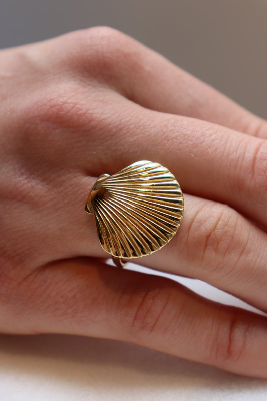 SEA SHELL RING