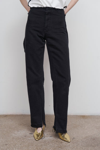 HIGH-RISE SPLIT HEM JEANS BLACK