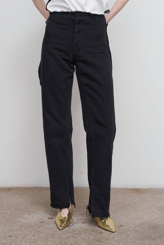 HIGH-RISE SPLIT HEM JEANS BLACK