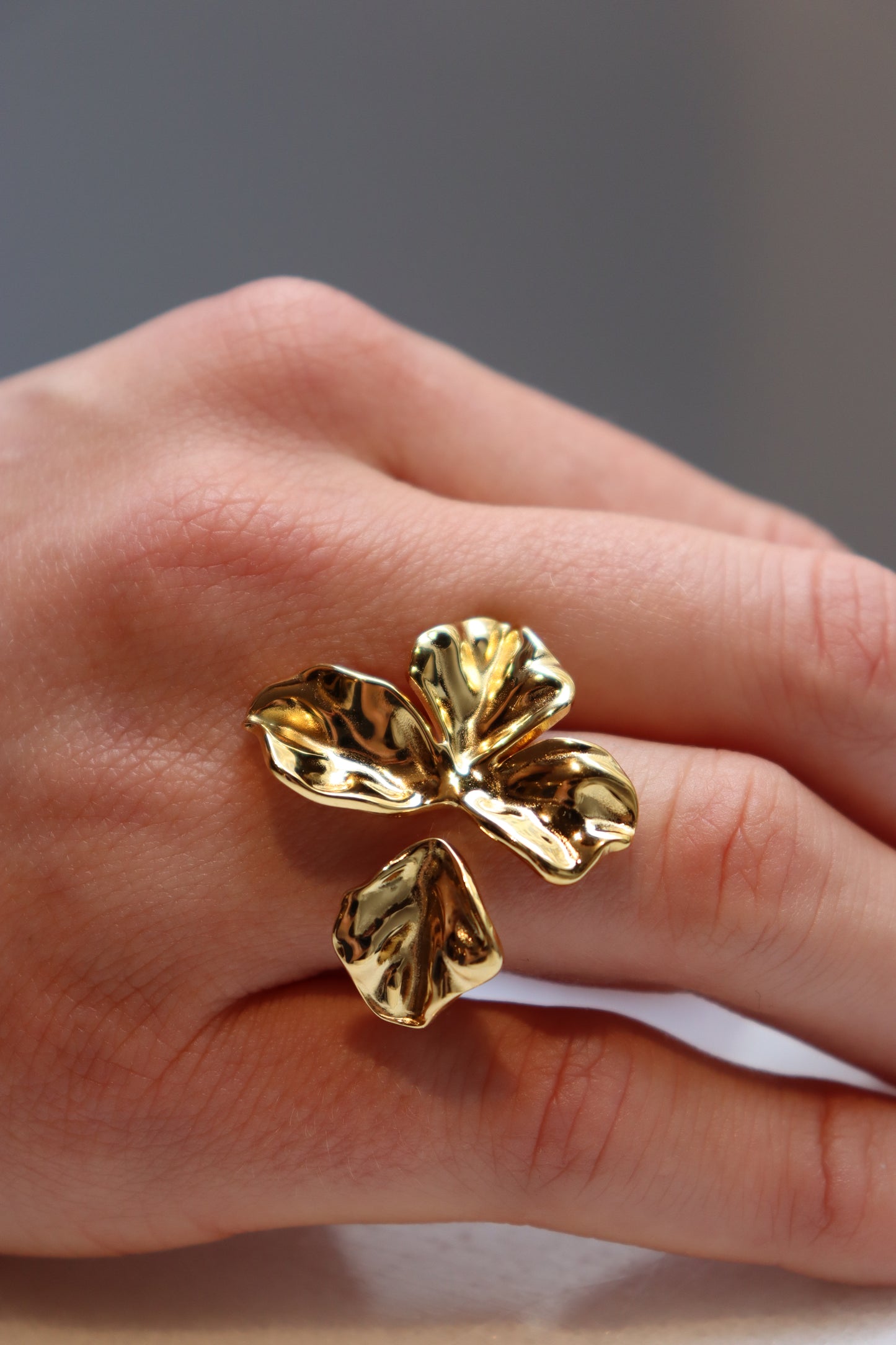FLOWER PETAL RING