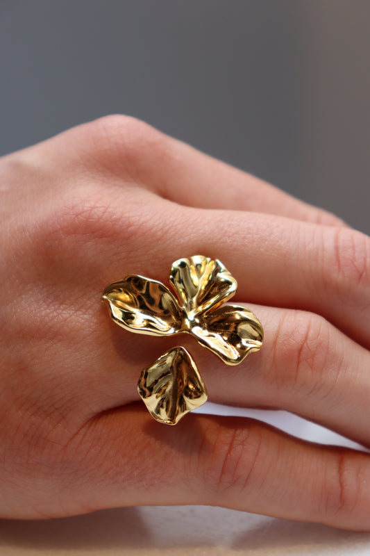 FLOWER PETAL RING