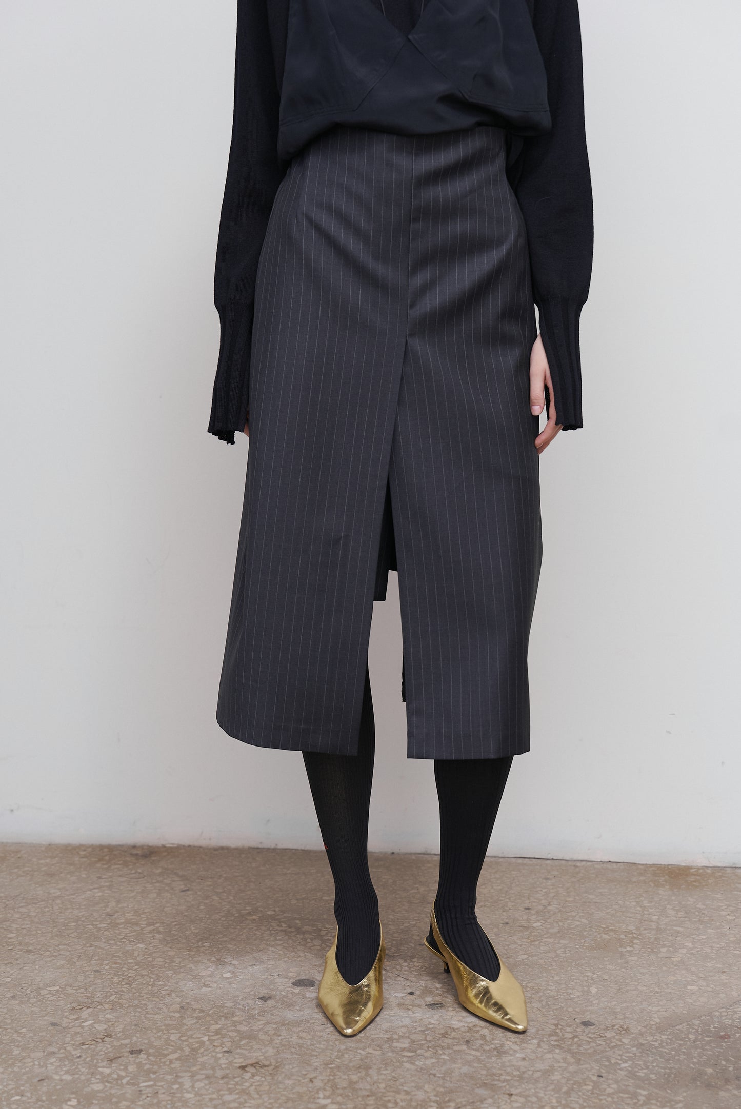 LAYERED MIDI SKIRT