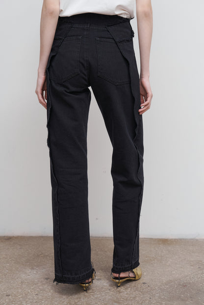 HIGH-RISE SPLIT HEM JEANS BLACK