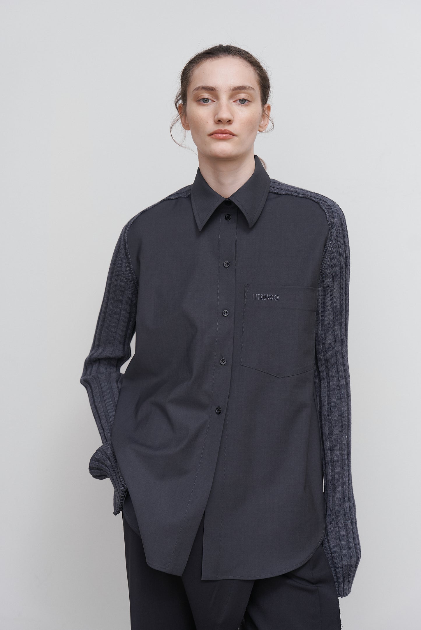 SHIRT WITH RIBBED-KNIT SLEEVES