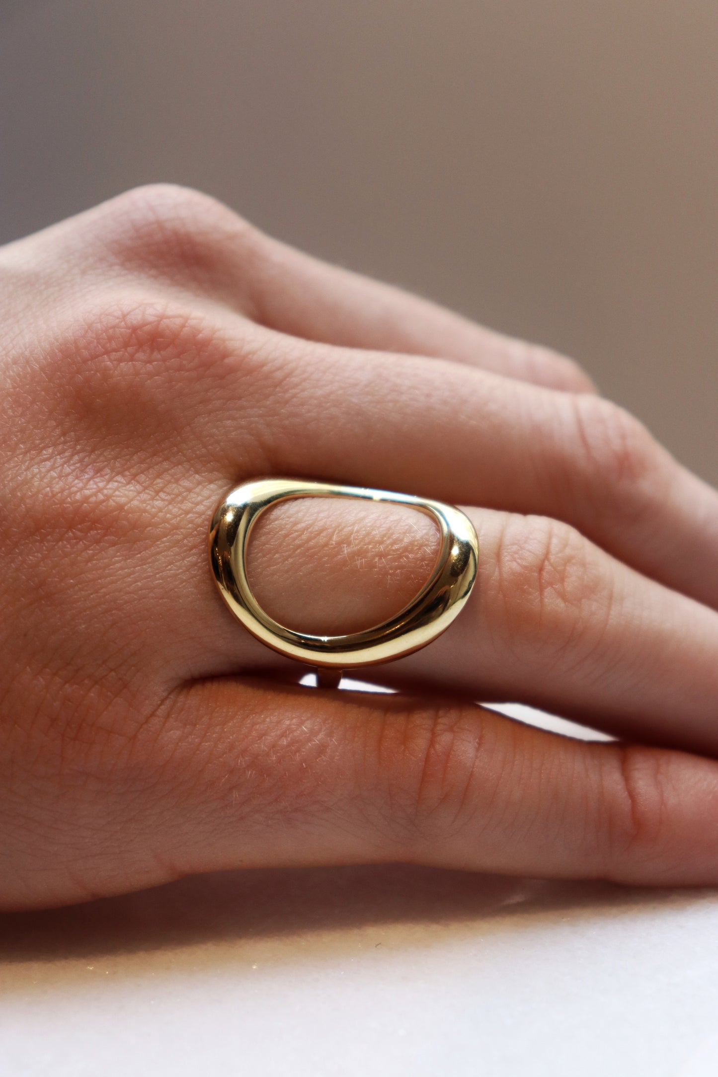 OVAL RING