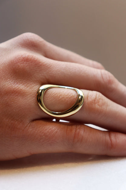 OVAL RING