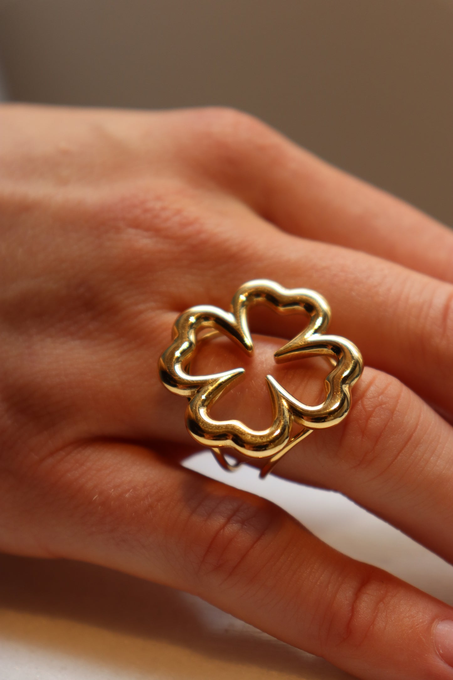 CLOVER RING