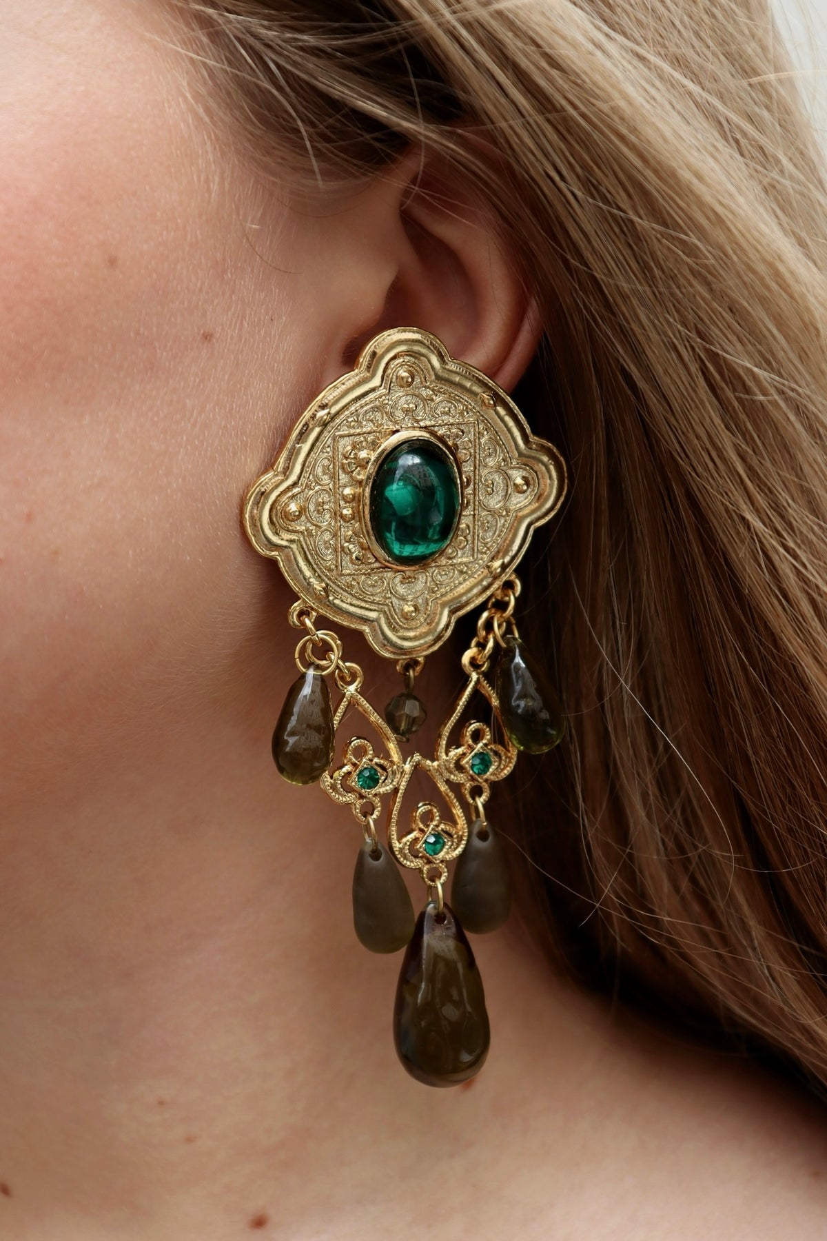 VINTAGE - FRENCH ATELIER LATE 1980S EAR CLIPS