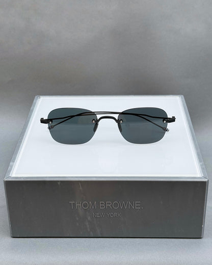 RECTANGULAR RIMLESS SUNGLASSES IN TITANIUM
