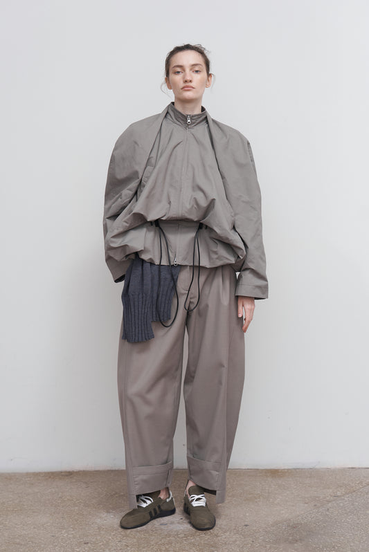 VOLUMINOUS BOMBER WITH DRAWSTRING