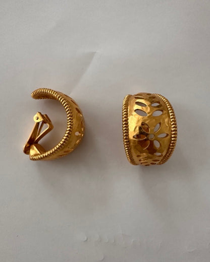 VINTAGE - LANVIN EAR CLIPS