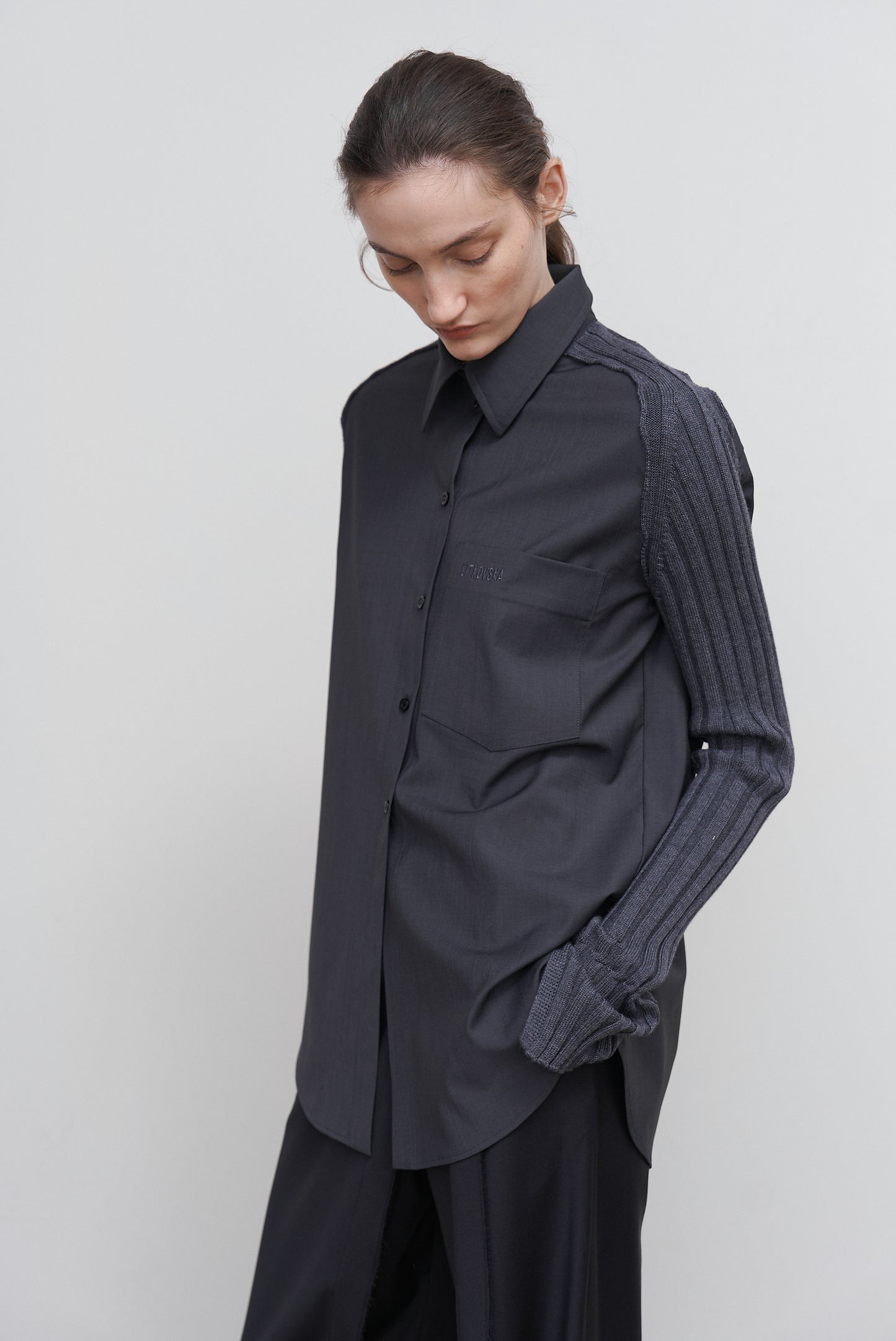 SHIRT WITH RIBBED-KNIT SLEEVES