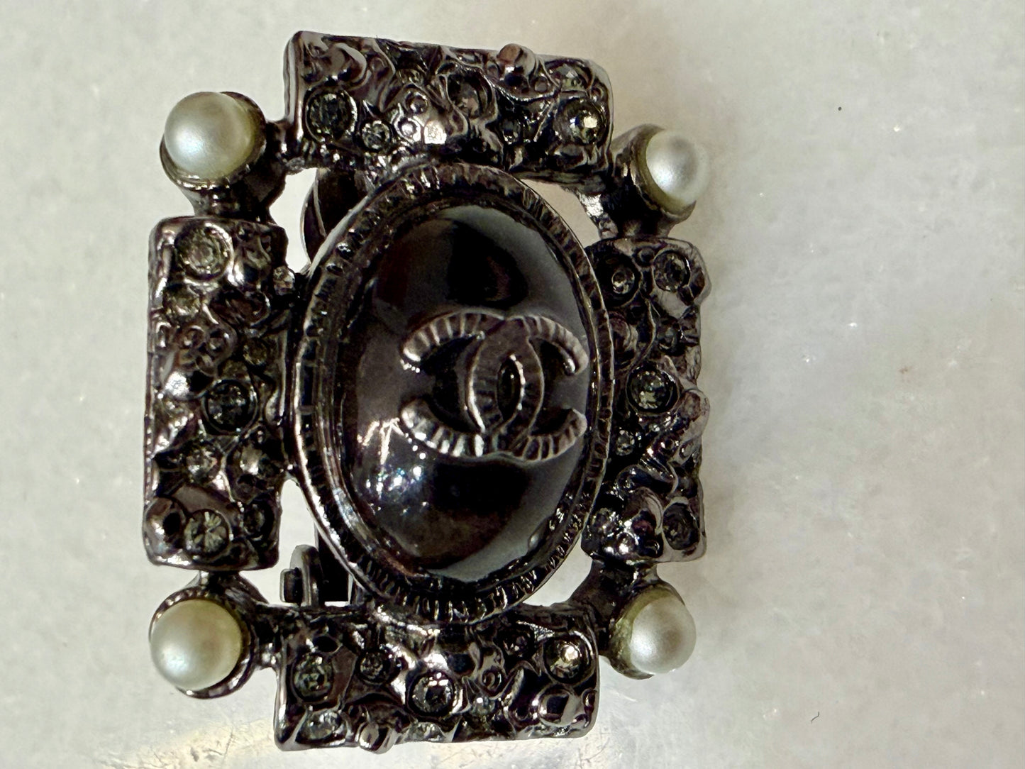 CHANEL - EAR CLIPS - VINTAGE