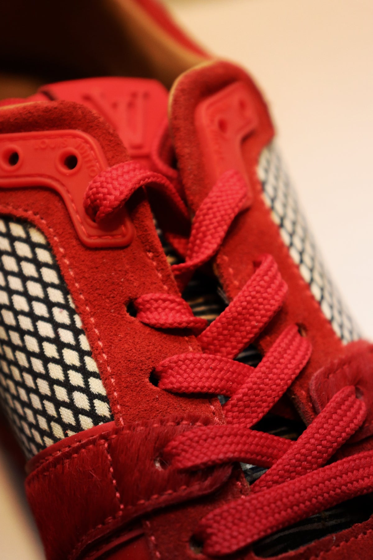 VINTAGE - LV SNEAKERS