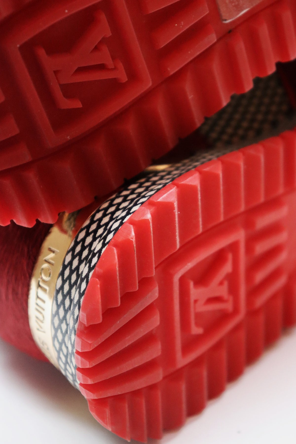 VINTAGE - LV SNEAKERS
