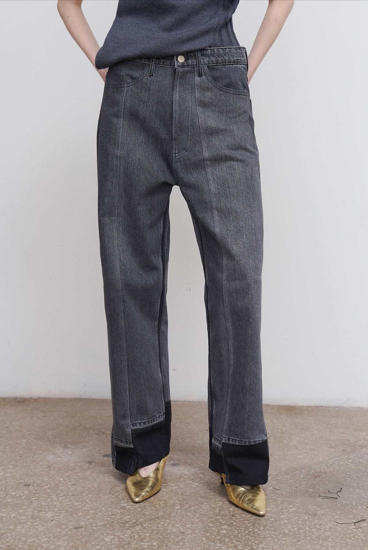 FRAYED STRAIGHT JEANS