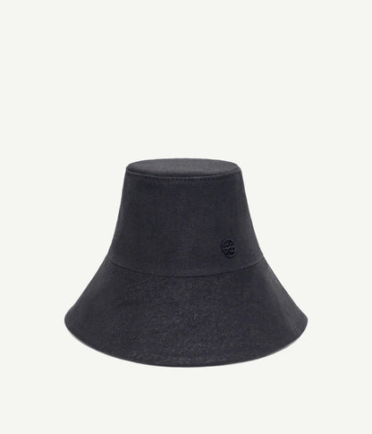 BLACK BUCKET HAT