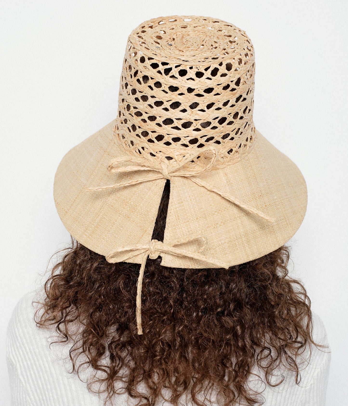 CUT OUT STRAW WIDE BRIM BUCKET HAT