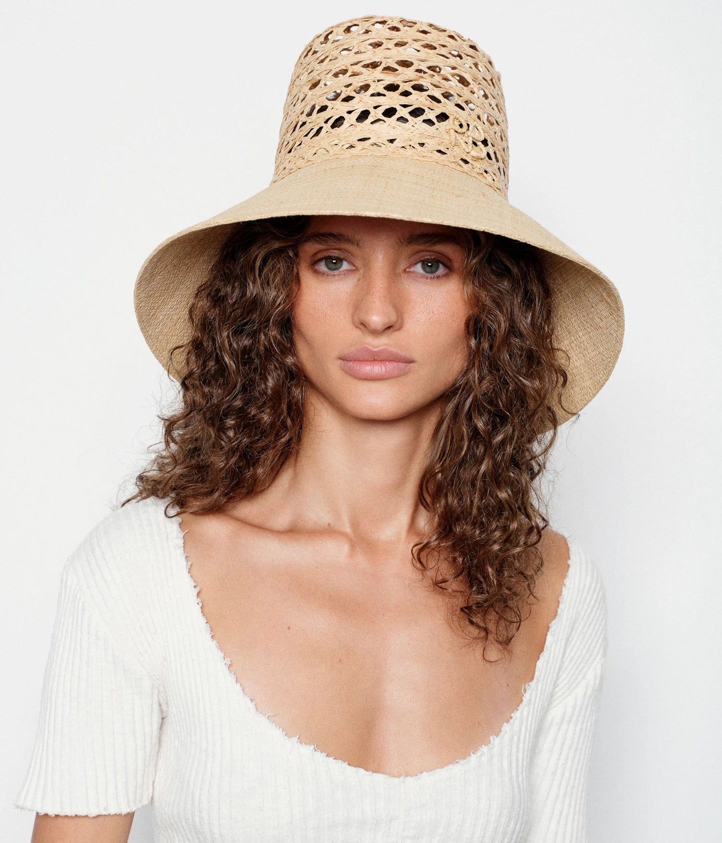 CUT OUT STRAW WIDE BRIM BUCKET HAT