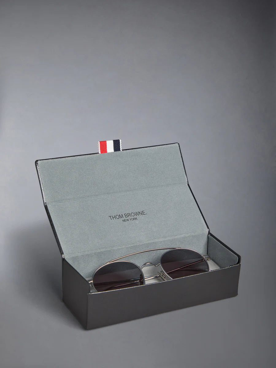 OVAL SUNGLASSES IN TITANIUM GREY