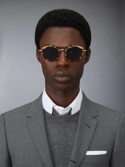 ROUND SUNGLASSES W / SIDE SHIELDS IN ACETATE AND TITANIUM