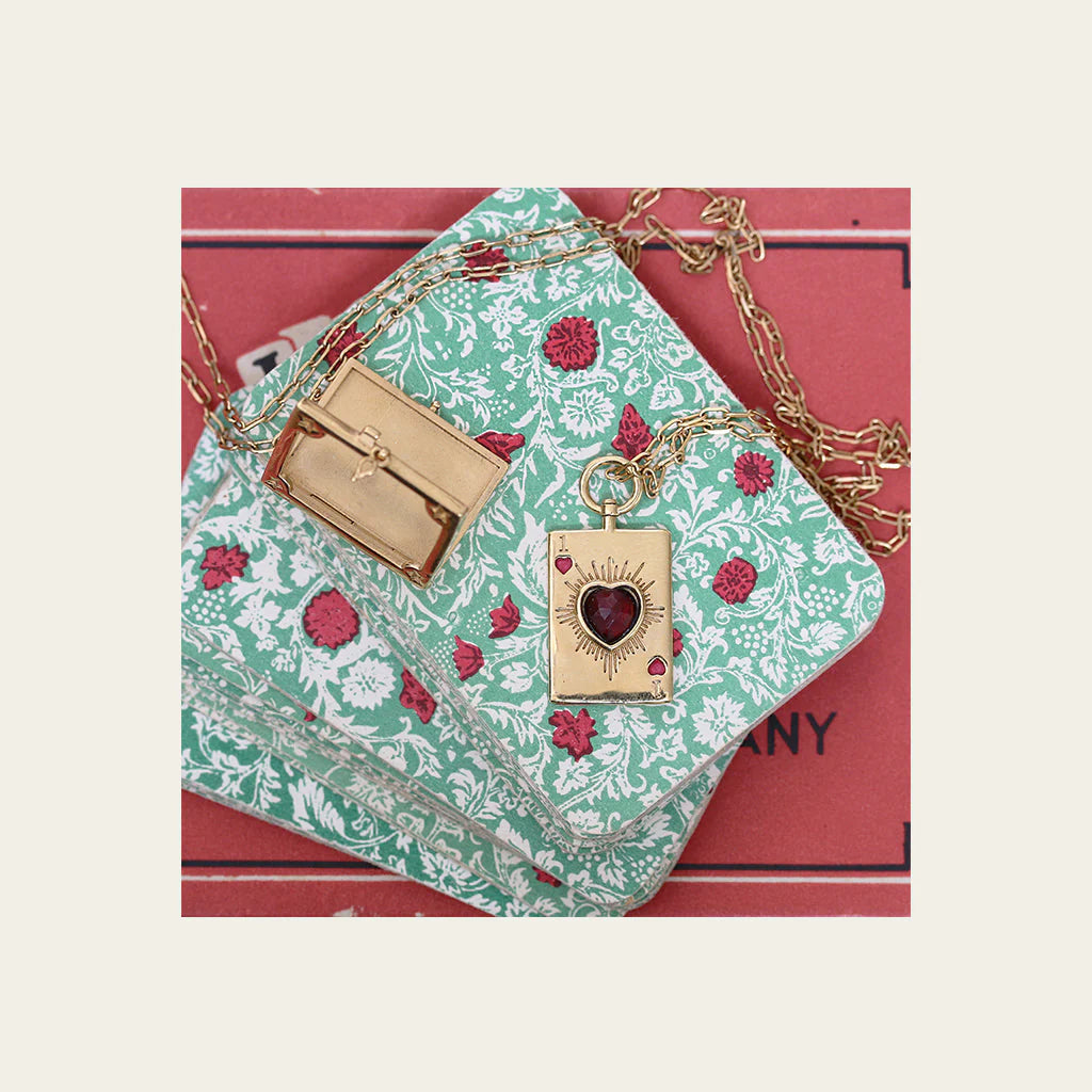 SACHA BOOK NECKLACE WITH FRAME