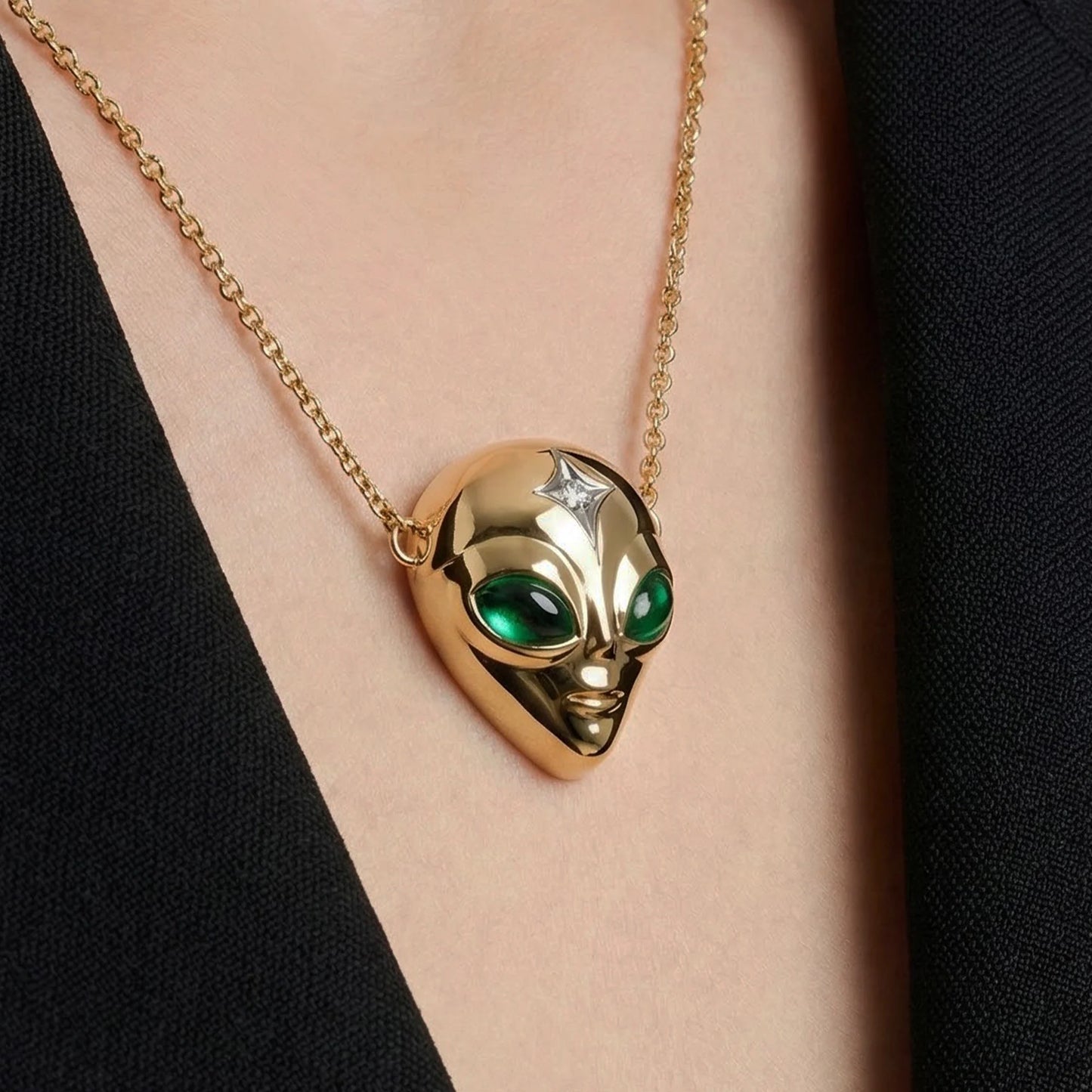SHE’S AN ALIEN NECKLACE IN 18K GOLD VERMEIL