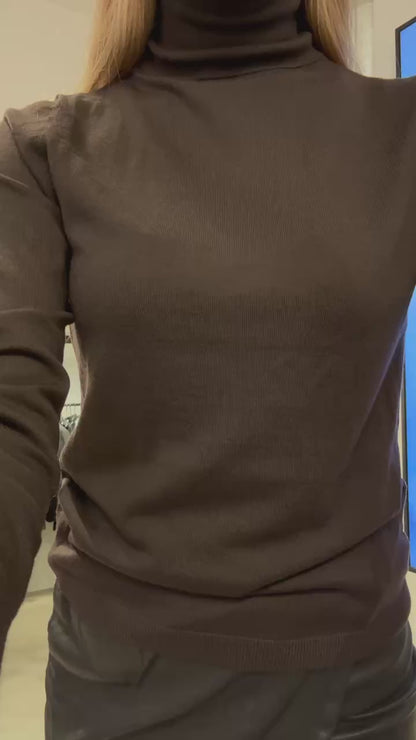TURTLENECK SWEATER FOUR