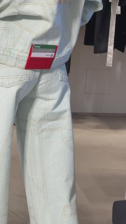 EMBROIDERED WHITE JEANS