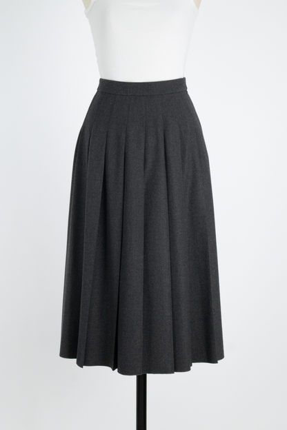 CLASSIC PLEATED SKIRT